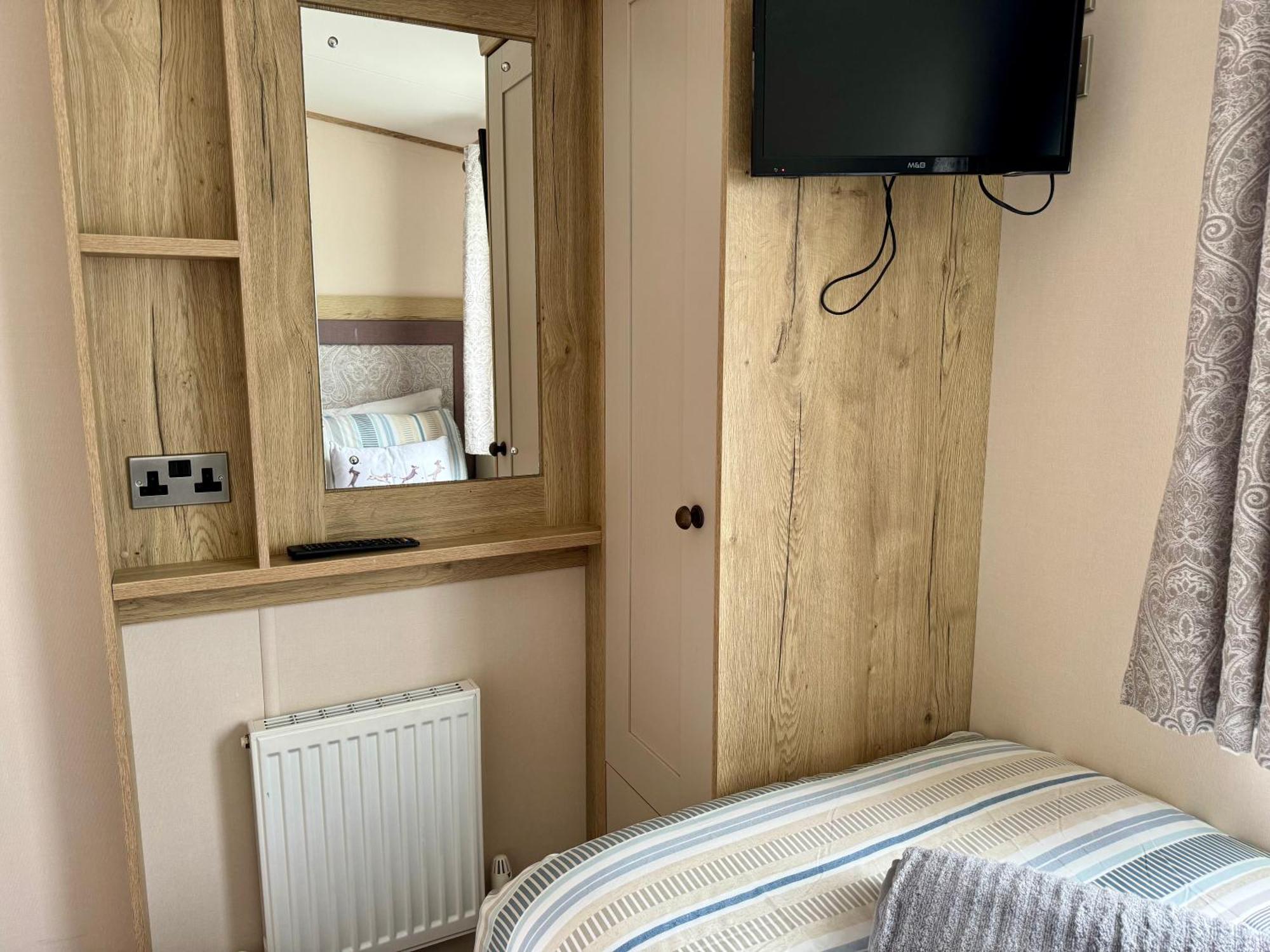 סאות' סרני Paws Lodge, Hot Tub, Pet Friendly מראה חיצוני תמונה
