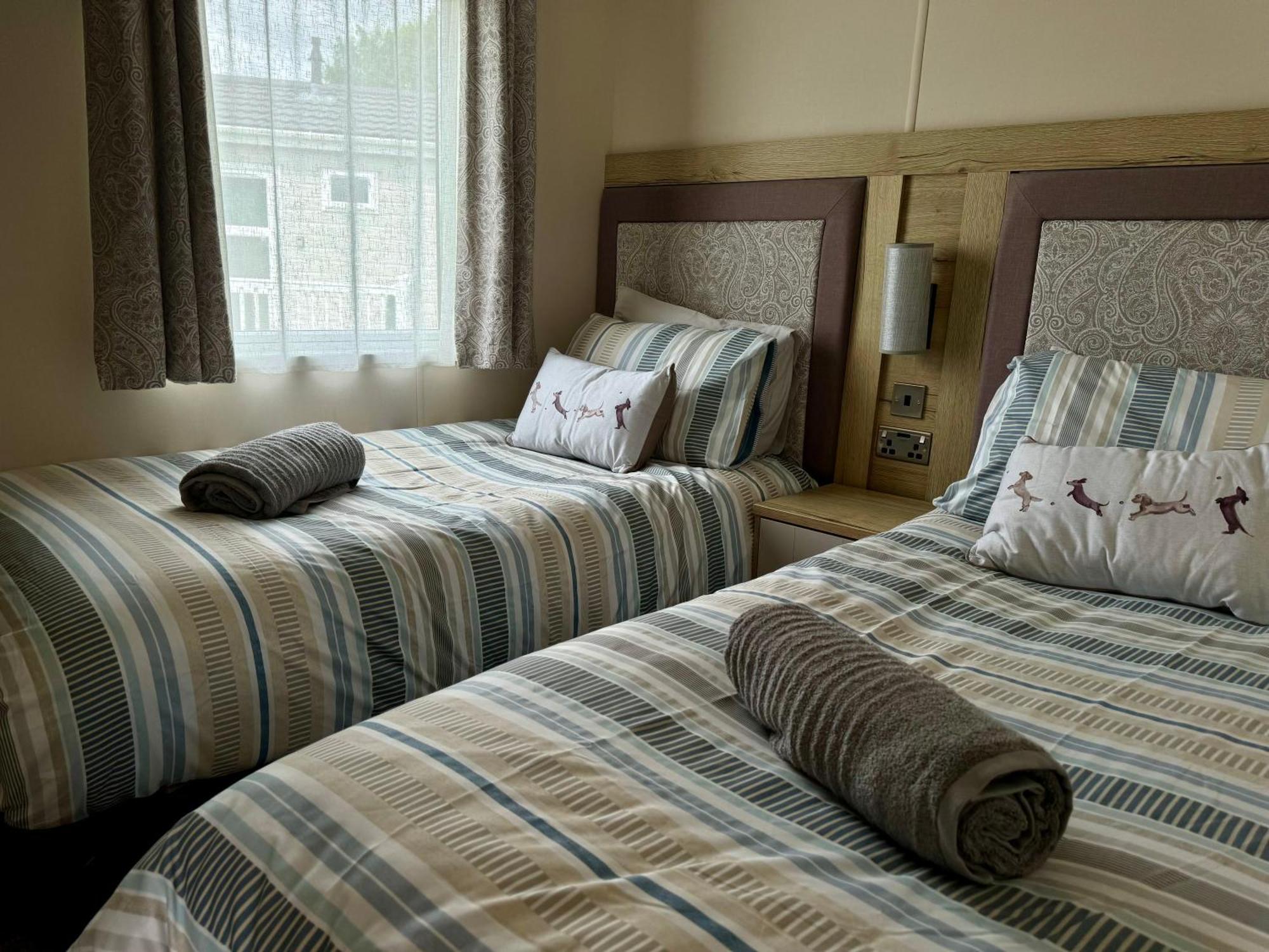 סאות' סרני Paws Lodge, Hot Tub, Pet Friendly מראה חיצוני תמונה
